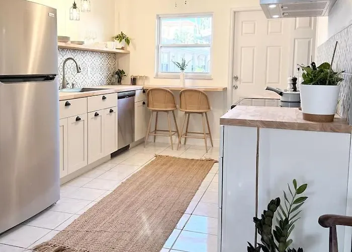 Steps To | Laid‑back Small-town Coastal Feel Clearwater Beach