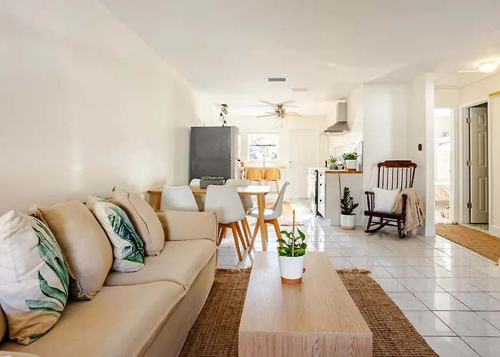 Steps To | Laid‑back Small-town Coastal Feel Apartment