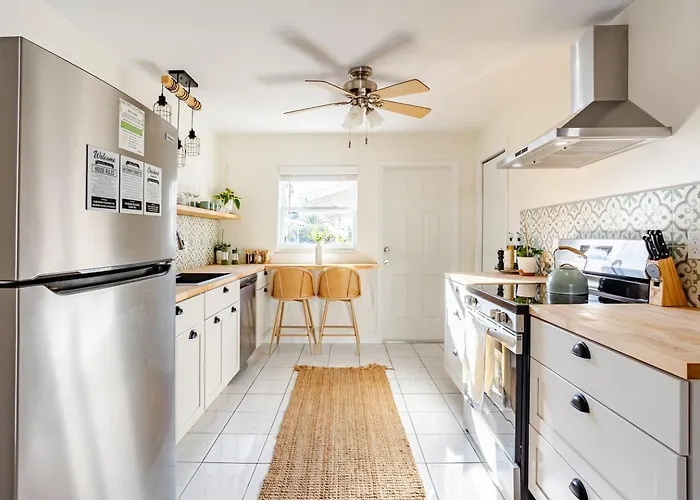 Steps To | Laid‑back Small-town Coastal Feel Clearwater Beach
